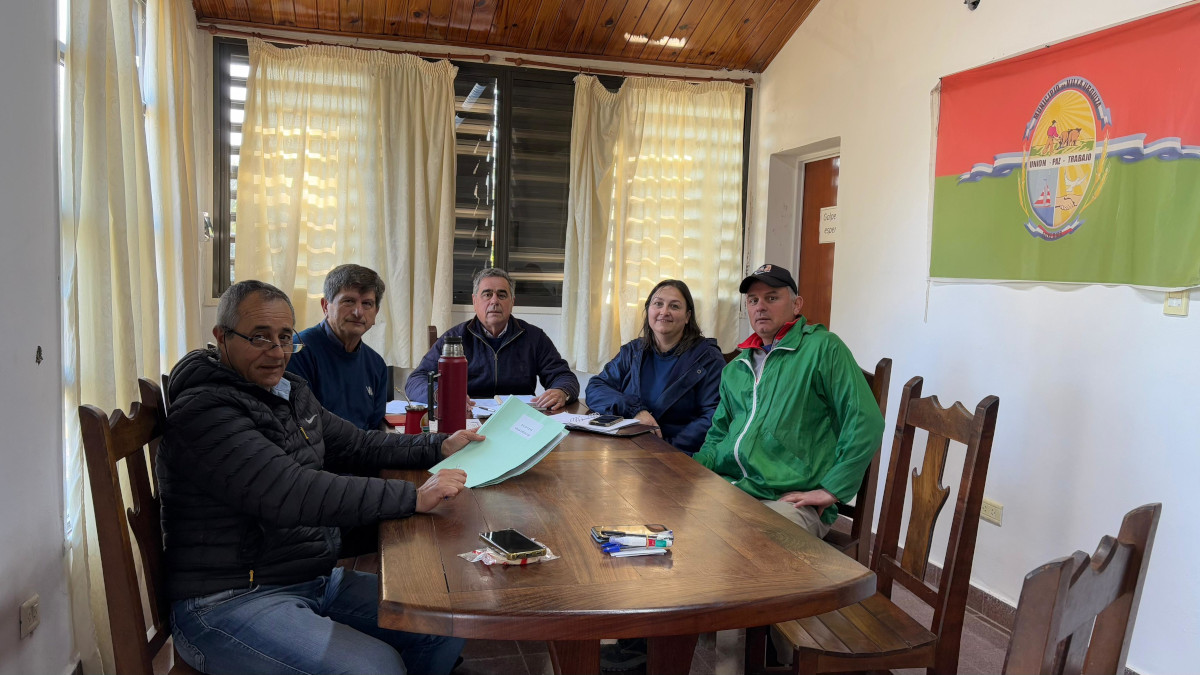 Foto destacada de la reunión con el Intendente de Villa Urquiza por paritarias